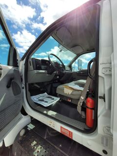 2008 FORD F750 - Image 5