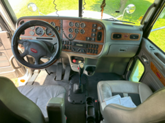 2009 PETERBILT 386 - Image 16
