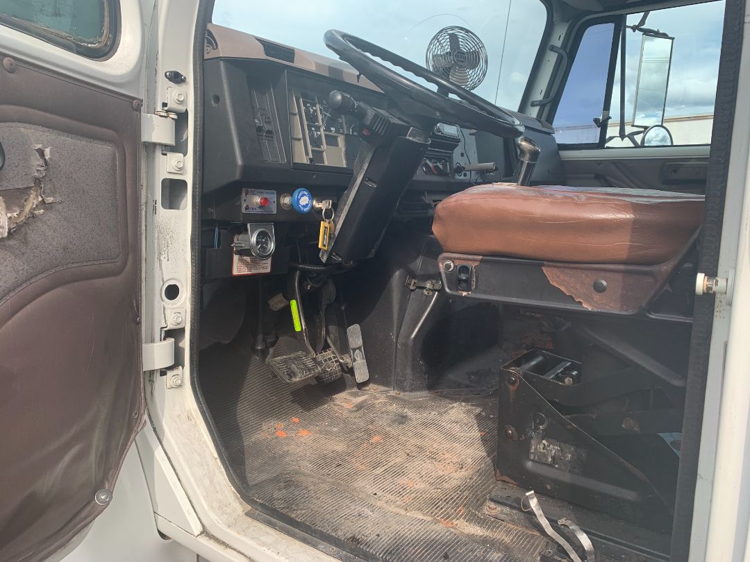 2001 INTERNATIONAL 466DT - view 16 of 17