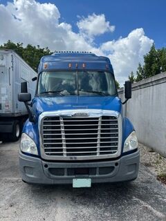 2012 FREIGHTLINER Cascadia - Image 4