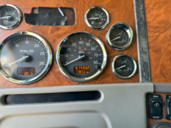 2009 PETERBILT 386 - Image 9