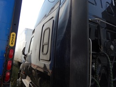 2019 FREIGHTLINER CASCADIA - Image 10