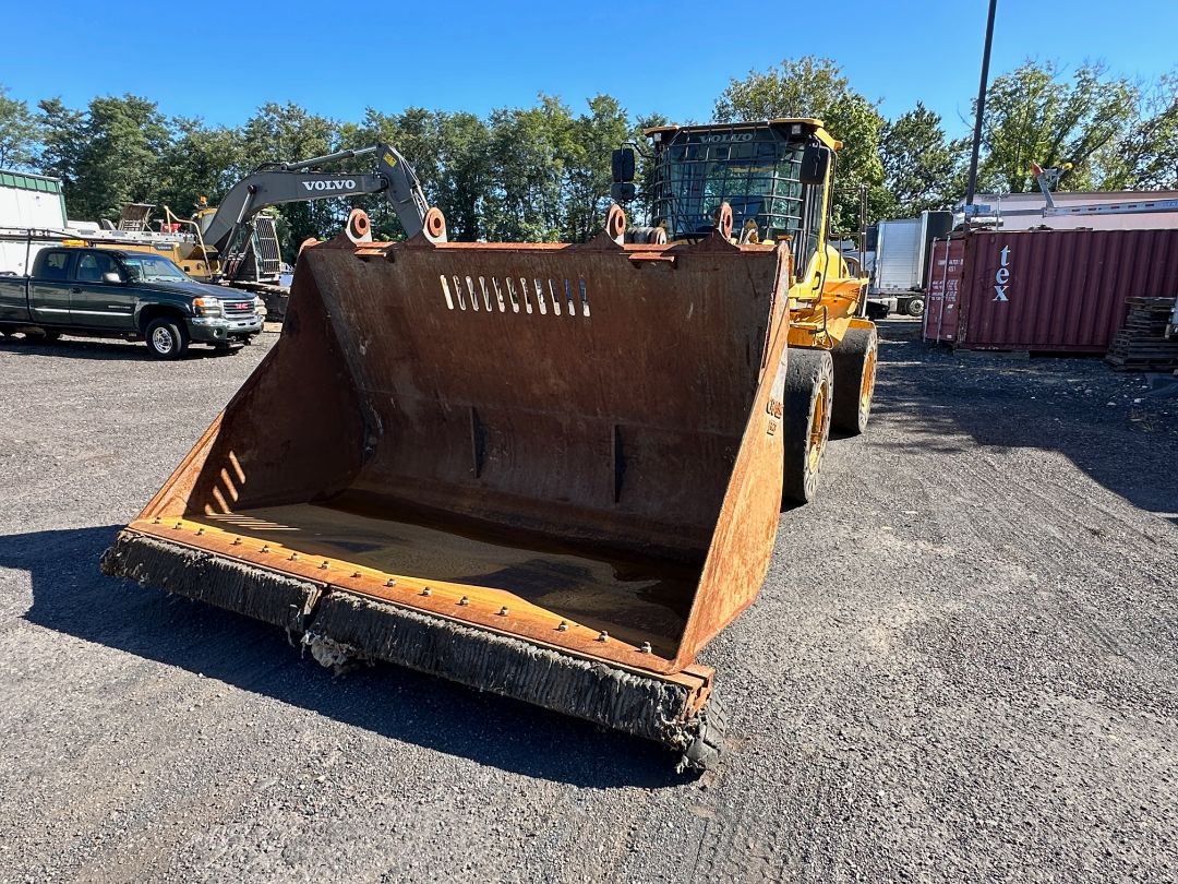 2013 VOLVO L120G - view 8 of 43