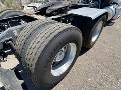 2009 PETERBILT 386 - Image 9