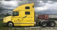 1999 VOLVO VNL64T770 - Image 2