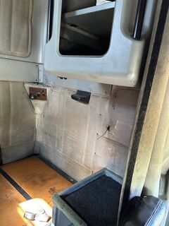 2001 FREIGHTLINER FLD 120 - Image 15