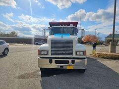 2010 MACK CHU613 Pinnacle - Image 3