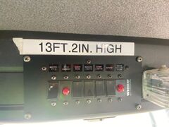 2004 GMC T7500 - Image 21