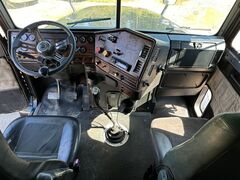 2001 FREIGHTLINER FLD 120 - Image 14