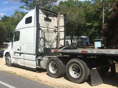 2013 VOLVO VNL 64T670 - Image 2