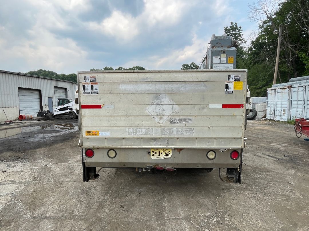 2003 FORD F-550 Service/Crane Truck - view 6 of 27