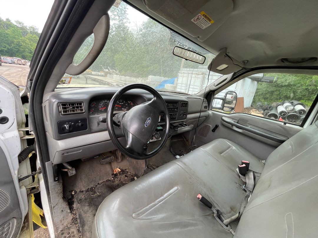 2003 FORD F-550 Service/Crane Truck - view 10 of 27