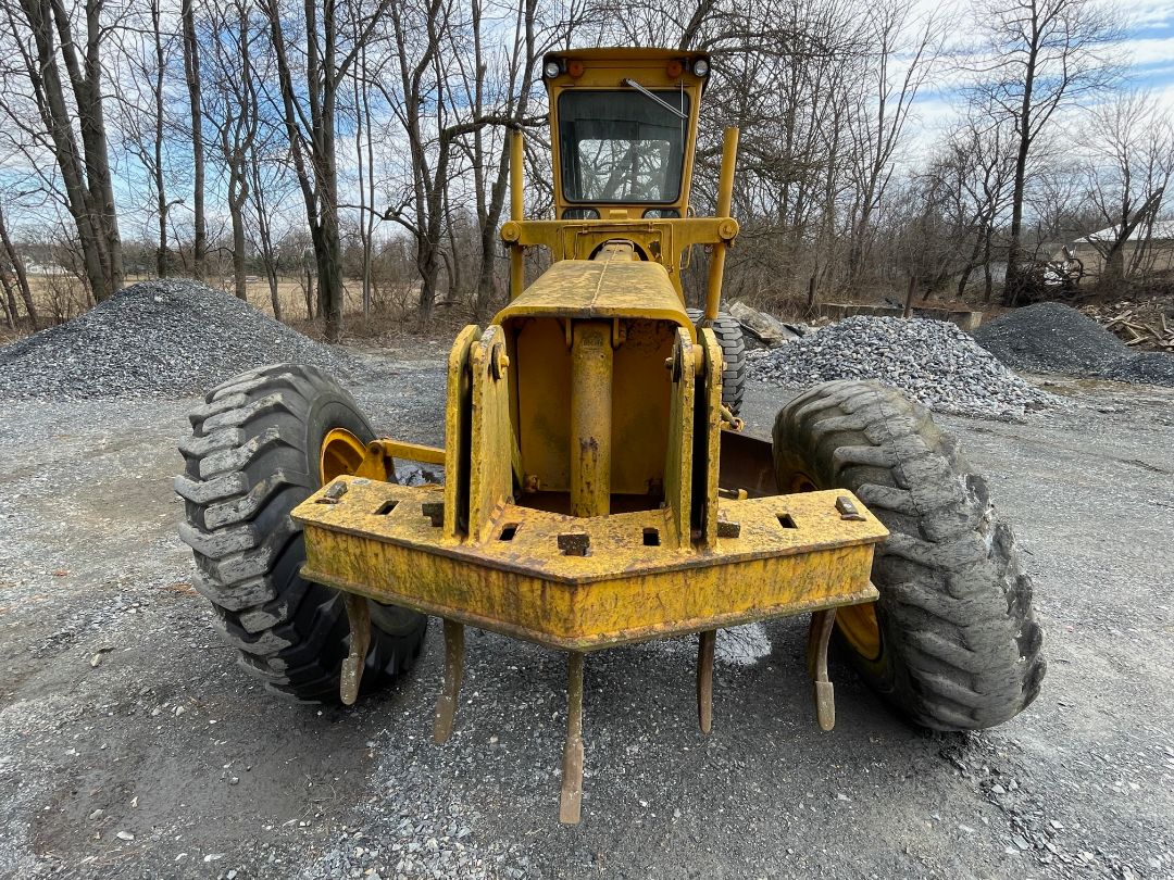 1979 DEERE 570A - view 4 of 30
