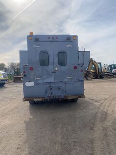 2002 INTERNATIONAL 4300 - Image 4