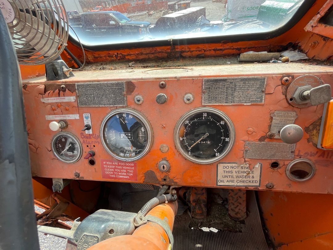 1967 P & H 650A-TC 50-Ton Crane - view 16 of 26