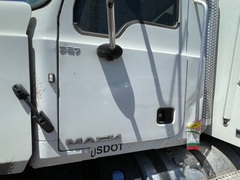 2015 MACK PINNACLE CHU613 - Image 10