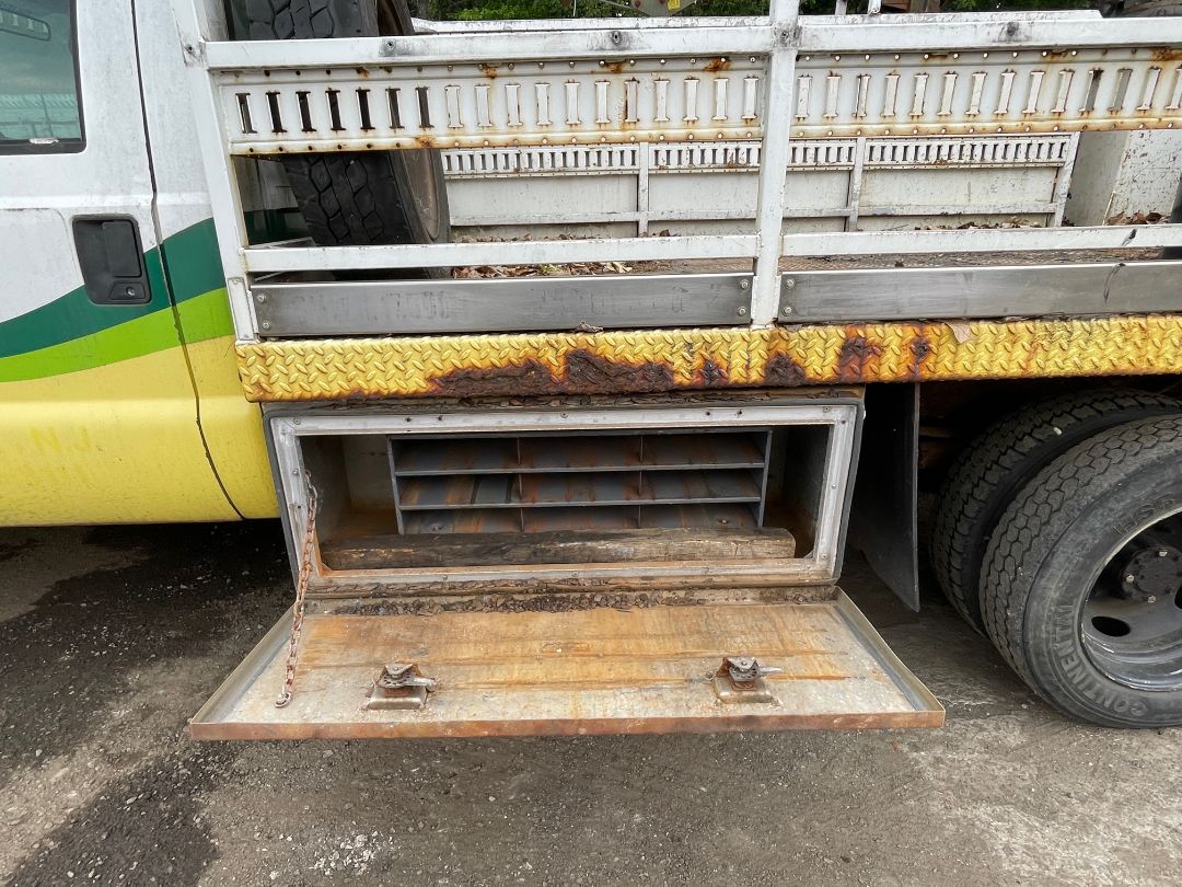 2003 FORD F-550 Service/Crane Truck - view 7 of 27