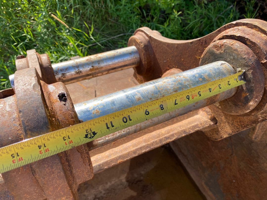 2000 CATERPILLAR 48" 320E - view 3 of 6