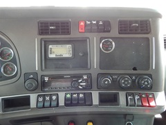 2017 KENWORTH T680 - Image 11