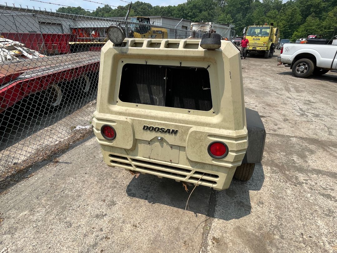 2010 INGERSOLL-RAND P185 - view 4 of 17