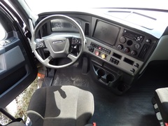 2019 FREIGHTLINER CASCADIA - Image 18