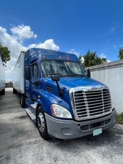 2012 FREIGHTLINER Cascadia - Image 7