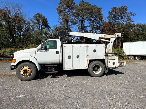 2003 FORD F650 Service Truck