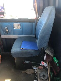 1996 VOLVO WG64 - Image 12