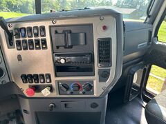 2008 MACK CHU613 - Image 11