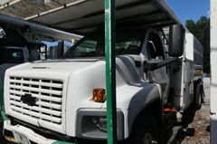2004 GMC C7C042 - Image 2