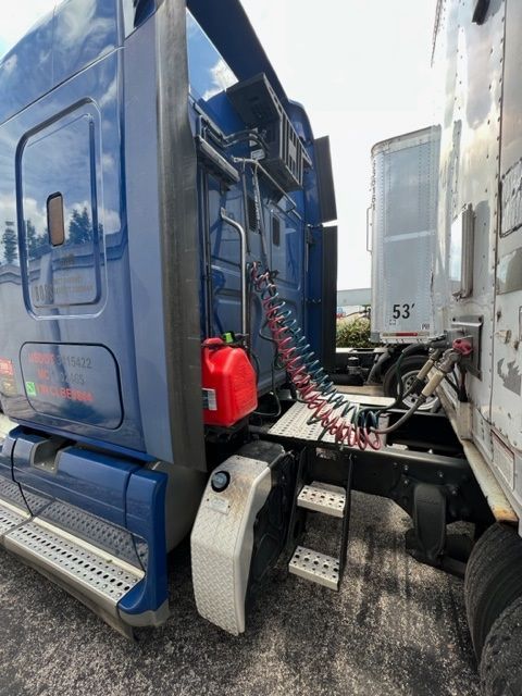 2012 FREIGHTLINER Cascadia - view 10 of 25