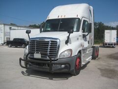 2013 FREIGHTLINER Cascadia - Image 2