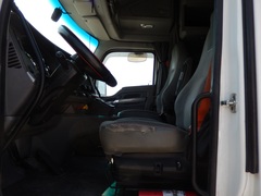 2017 KENWORTH T680 - Image 25