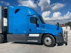 2018 FREIGHTLINER Cascadia 125 - Image 2