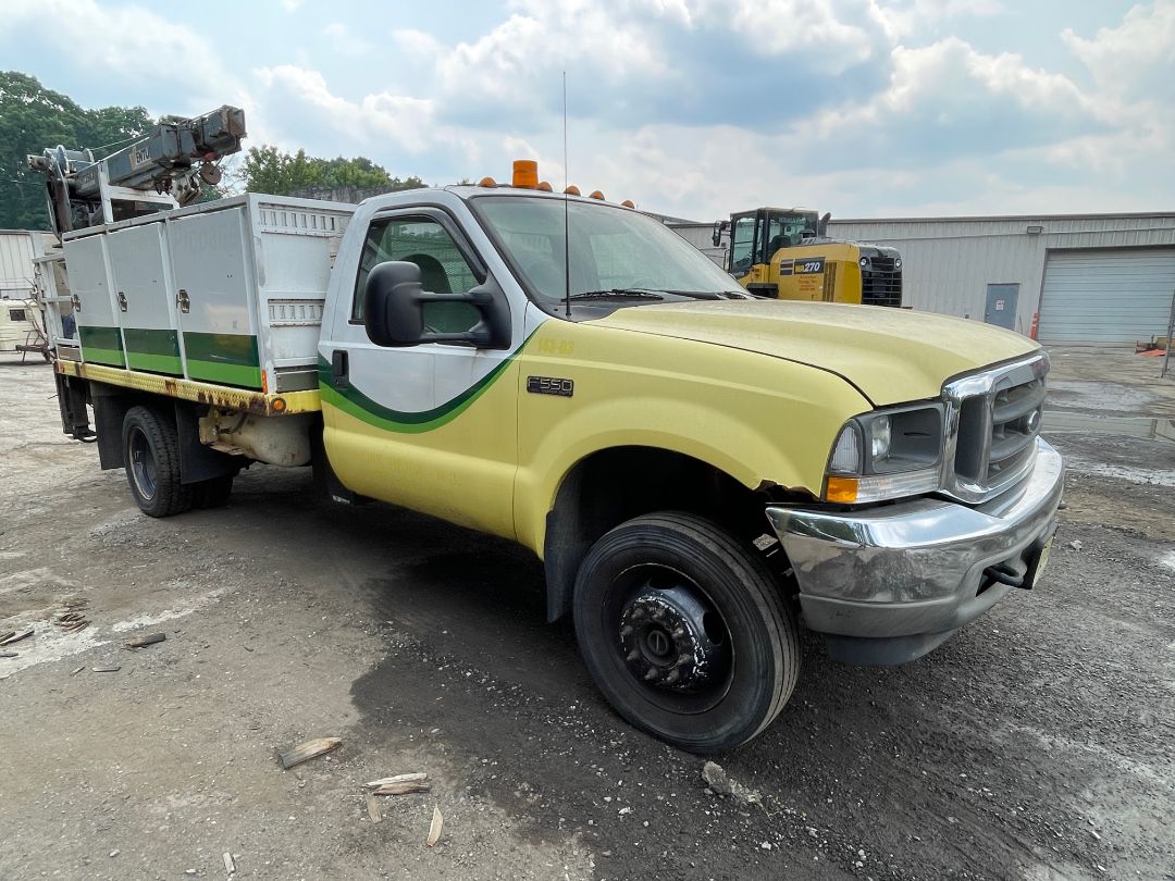 2003 FORD F-550 Service/Crane Truck - view 3 of 27