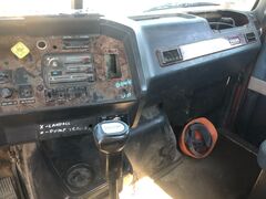 1996 VOLVO WG64 - Image 11