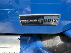 2012 FREIGHTLINER Cascadia - Image 11