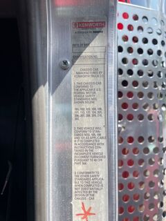 2009 KENWORTH W900L Heavy Hauler - Image 28