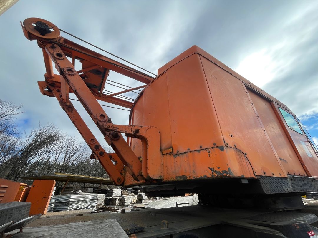 1977 P & H 790TC 90-Ton Crane - view 6 of 30