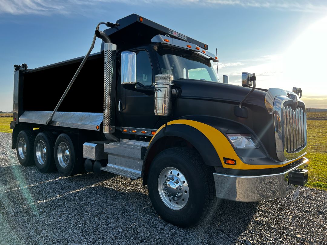 2022 INTERNATIONAL HX 620 - Image 2