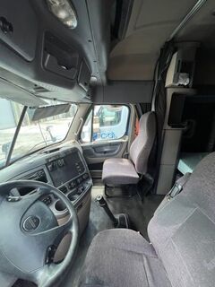 2012 FREIGHTLINER Cascadia - Image 18