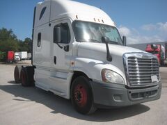 2013 FREIGHTLINER Cascadia - Image 2