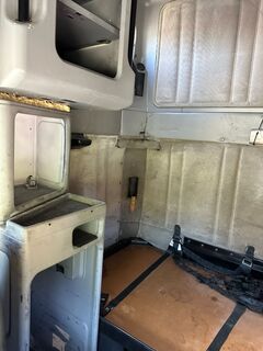 2001 FREIGHTLINER FLD 120 - Image 17