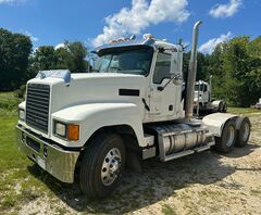 2012 MACK CHU613 - Image 1