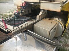 1999 VOLVO VNL64T770 - Image 32