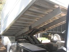 2010 MITSUBISHI FE 145 - Image 9