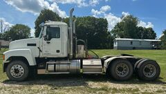 2015 MACK PINNACLE CHU613 - Image 4
