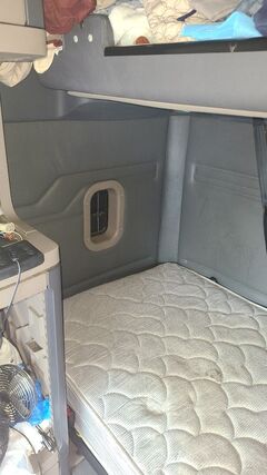 2012 FREIGHTLINER Cascadia - Image 18