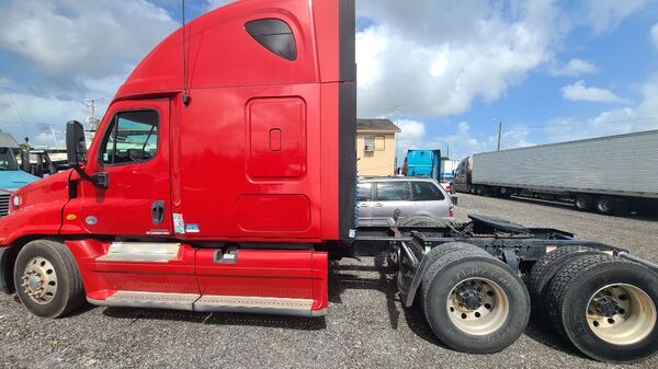 2012 FREIGHTLINER Cascadia