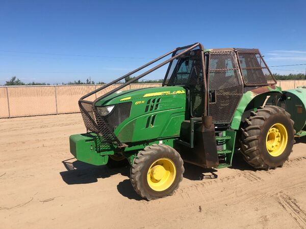 2015 DEERE 6115M